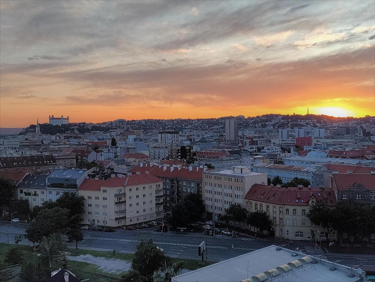 Cozy 2 Rooms Flat - Castle View Bratislava Exterior photo