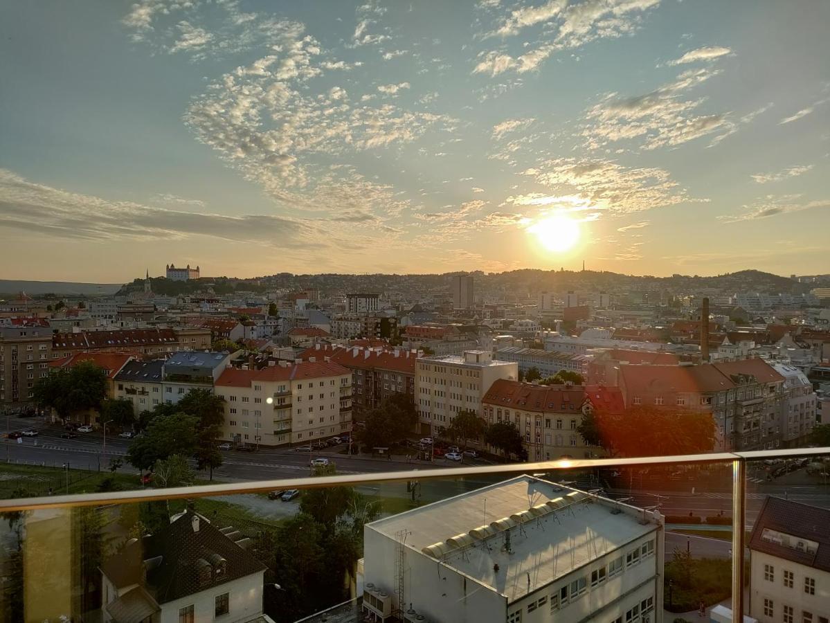 Cozy 2 Rooms Flat - Castle View Bratislava Exterior photo